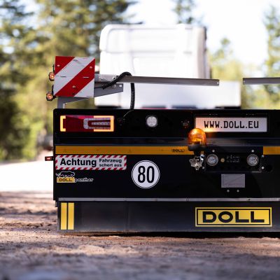 Rear of the DOLL low-bed X semi-trailer with full LED lighting